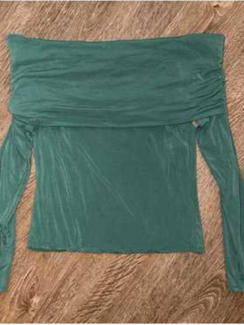 Aritzia Babaton Green Off shoulder long sleeve top